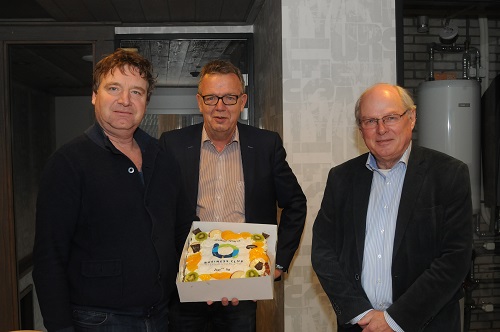 01 uitreiking taart syntech 2